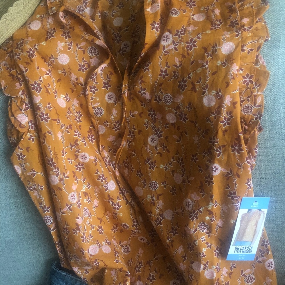 BB Dakota top by Steve Madden